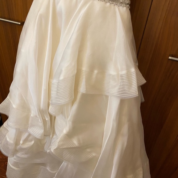 Isabelle Armstrong Kleinfields designer silk wedding dress - Picture 11 of 16